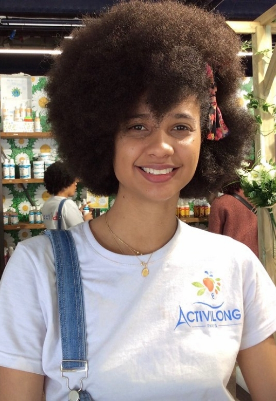 Femme en afro – Activilong