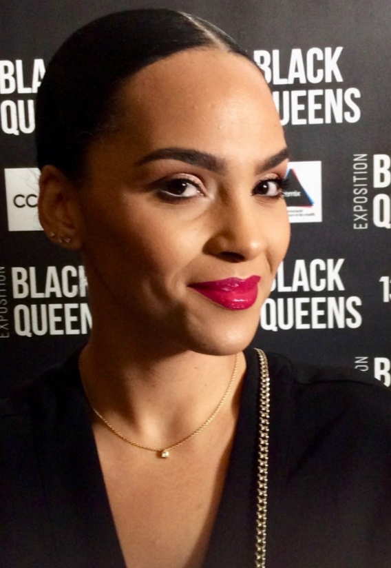 Femme à Black Queens