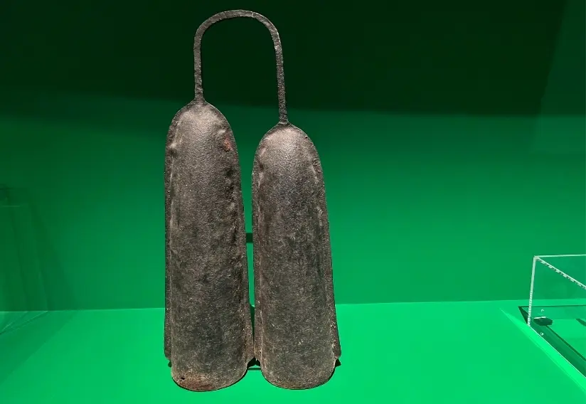 Cloches – Expo – Route des chefferies du Cameroun