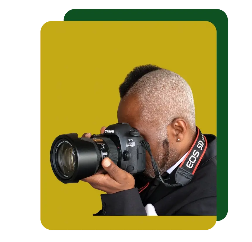 Photographe militant Paris BJL en action avec son appareil photo canon